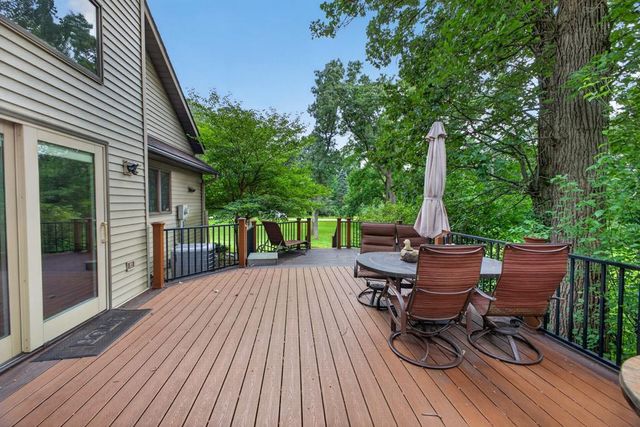 5843 Meadow Drive SE, Rochester, MN 55904