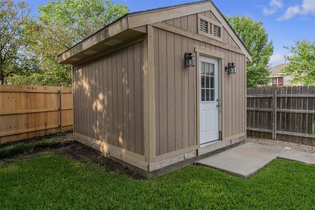 5579 Rocky Mountain Road, Fort Worth, TX 76137