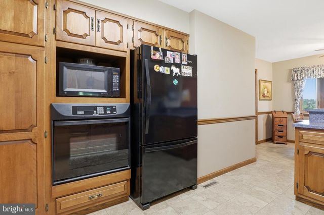 6 ENCK CIRCLE, Enola, PA 17025