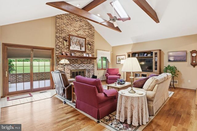 6 ENCK CIRCLE, Enola, PA 17025