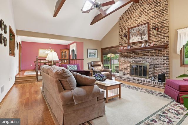 6 ENCK CIRCLE, Enola, PA 17025