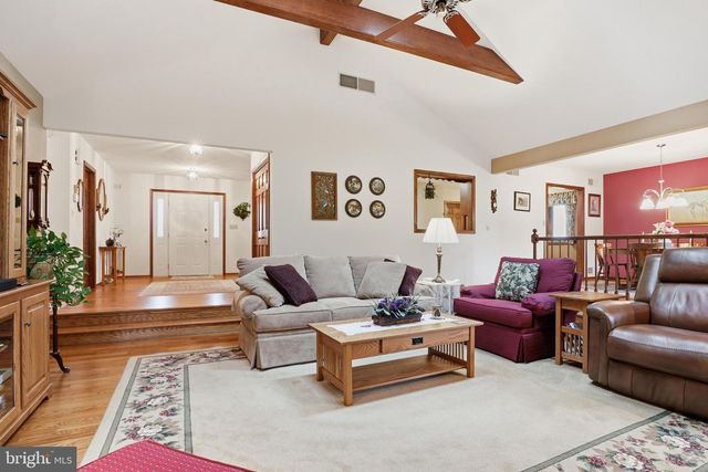 6 ENCK CIRCLE, Enola, PA 17025