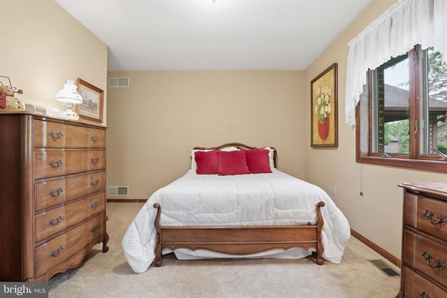 6 ENCK CIRCLE, Enola, PA 17025