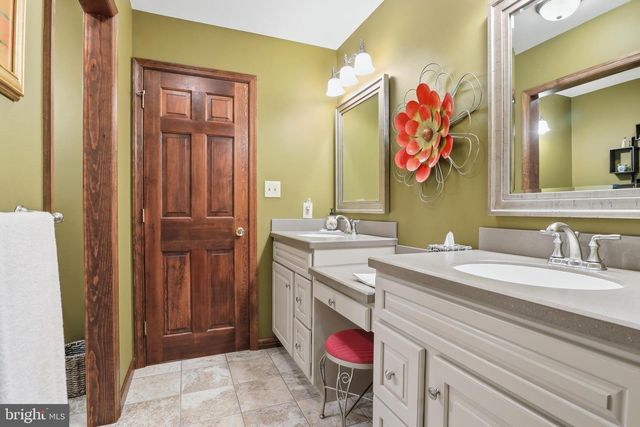 6 ENCK CIRCLE, Enola, PA 17025