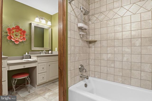 6 ENCK CIRCLE, Enola, PA 17025