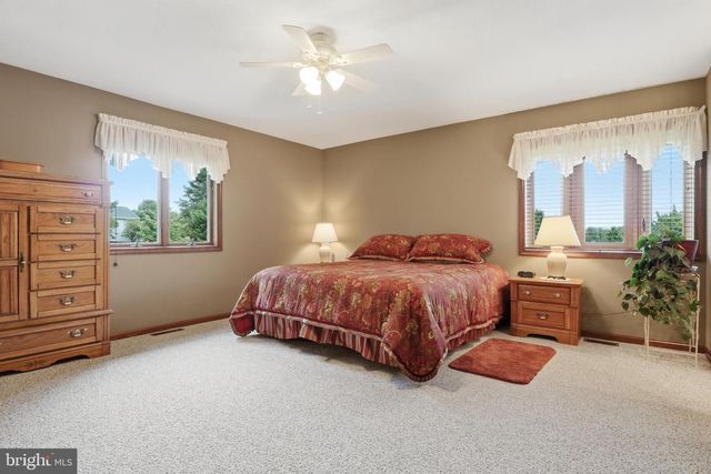 6 ENCK CIRCLE, Enola, PA 17025