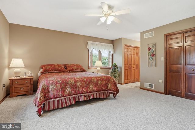 6 ENCK CIRCLE, Enola, PA 17025