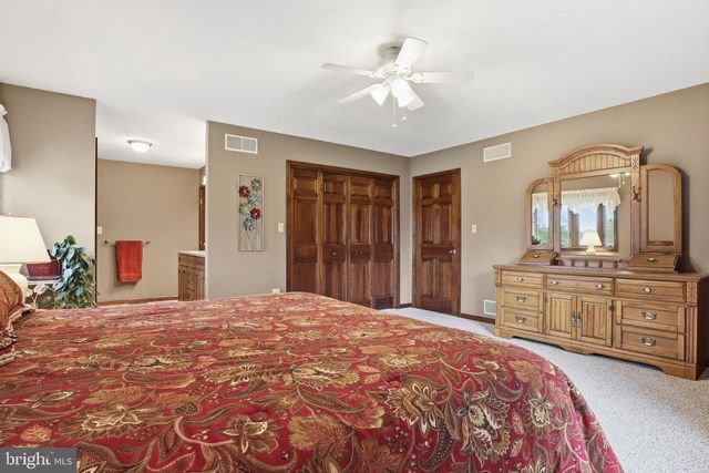 6 ENCK CIRCLE, Enola, PA 17025