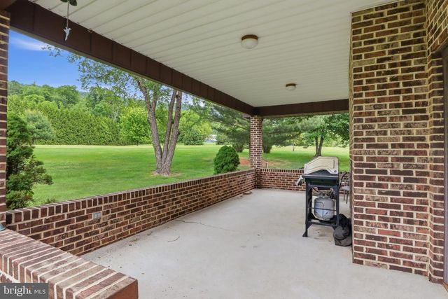 6 ENCK CIRCLE, Enola, PA 17025