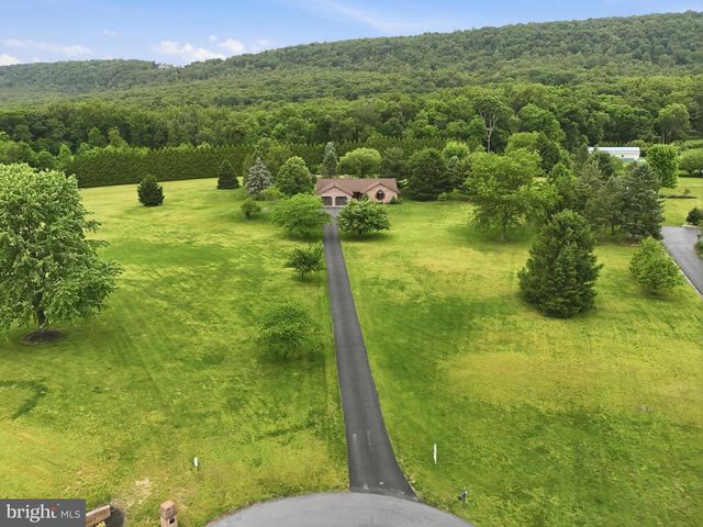 6 ENCK CIRCLE, Enola, PA 17025