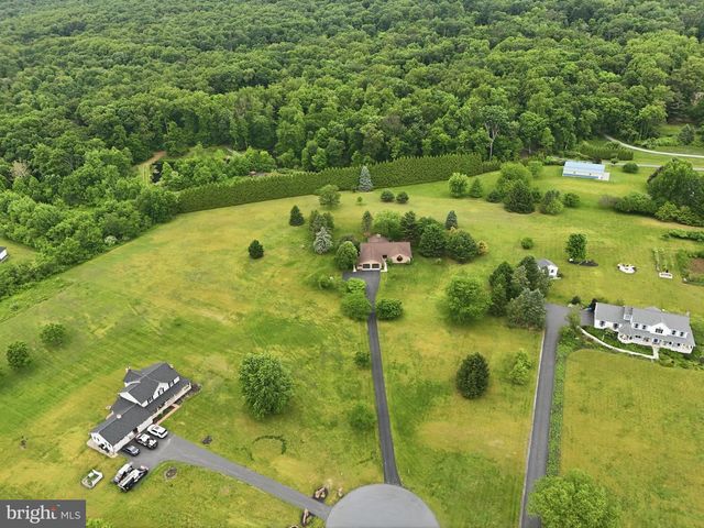 6 ENCK CIRCLE, Enola, PA 17025