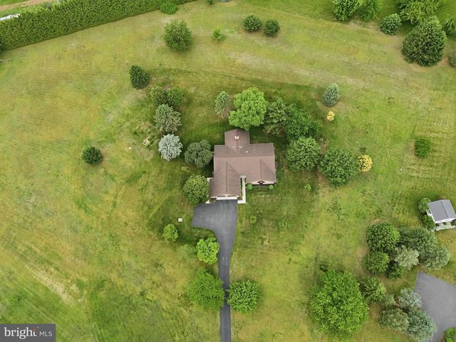 6 ENCK CIRCLE, Enola, PA 17025