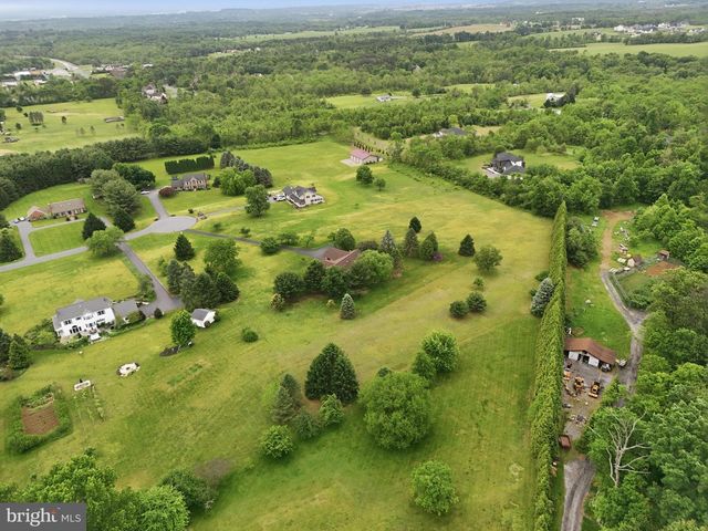 6 ENCK CIRCLE, Enola, PA 17025