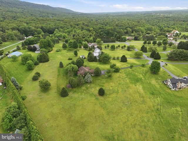 6 ENCK CIRCLE, Enola, PA 17025