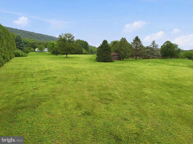 6 ENCK CIRCLE, Enola, PA 17025