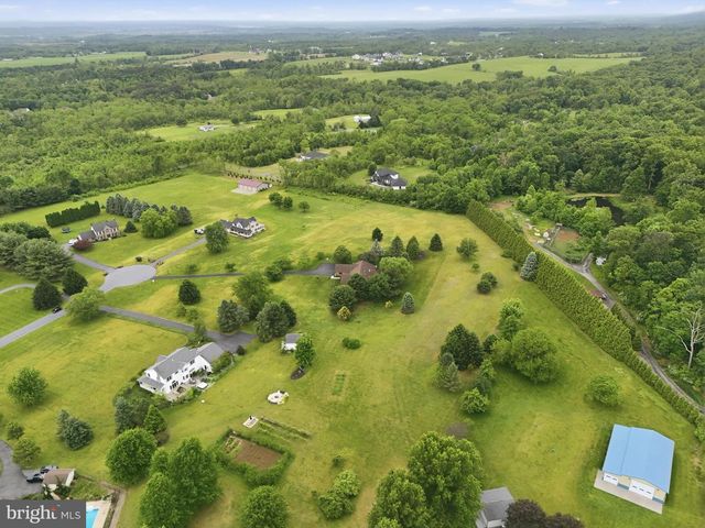 6 ENCK CIRCLE, Enola, PA 17025