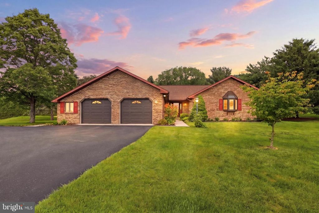 6 ENCK CIRCLE, Enola, PA 17025