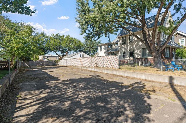 2110 4th Street NE, Minneapolis, MN 55418