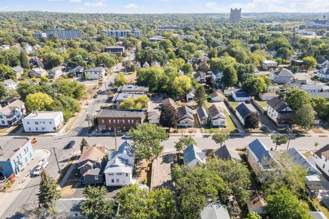 2110 4th Street NE, Minneapolis, MN 55418