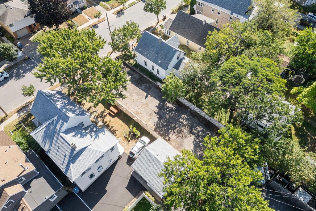 2110 4th Street NE, Minneapolis, MN 55418