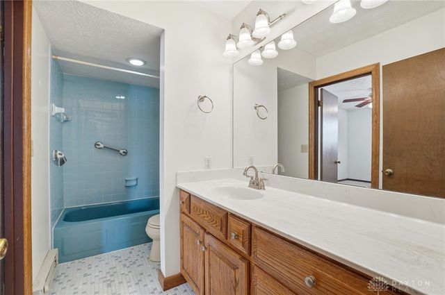 9109 Bindley Mounts Road, Blanchester, OH 45107