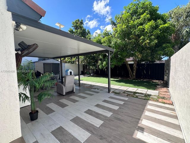 6633 NW 178th Ter, Hialeah, FL 33015