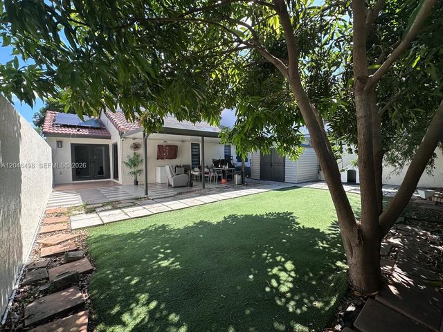 6633 NW 178th Ter, Hialeah, FL 33015