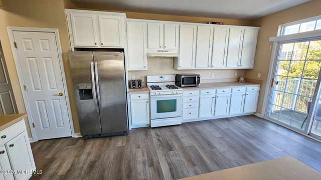 51 Farrah Drive, Manahawkin, NJ 08050