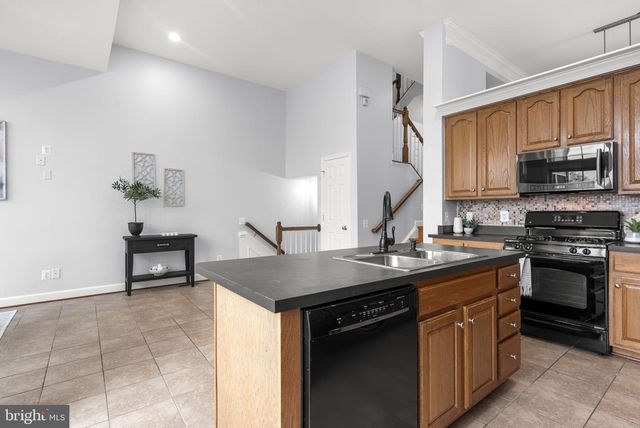 3222 THEODORE R HAGANS DR NE, Washington, DC 20018