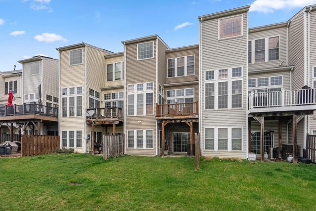 3222 THEODORE R HAGANS DR NE, Washington, DC 20018