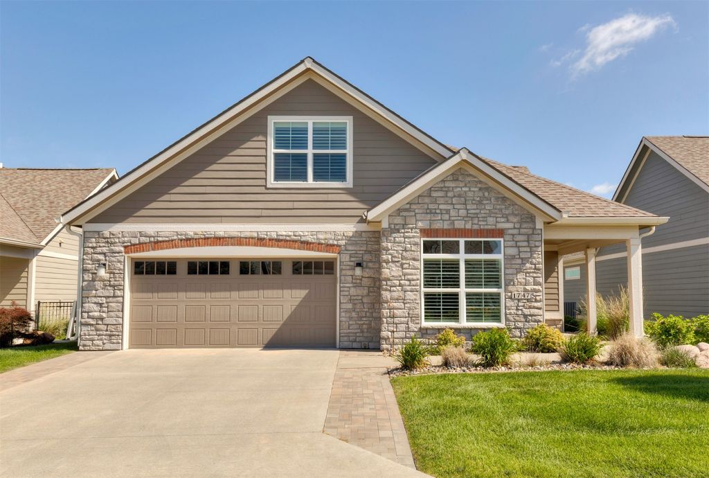 17475 Baxter Drive, Clive, IA 50325