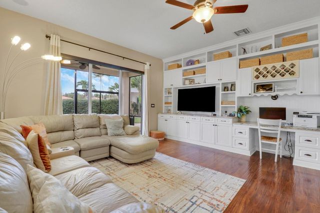 770 Bocce Court, Palm Beach Gardens, FL 33410