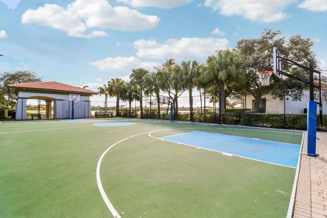 770 Bocce Court, Palm Beach Gardens, FL 33410