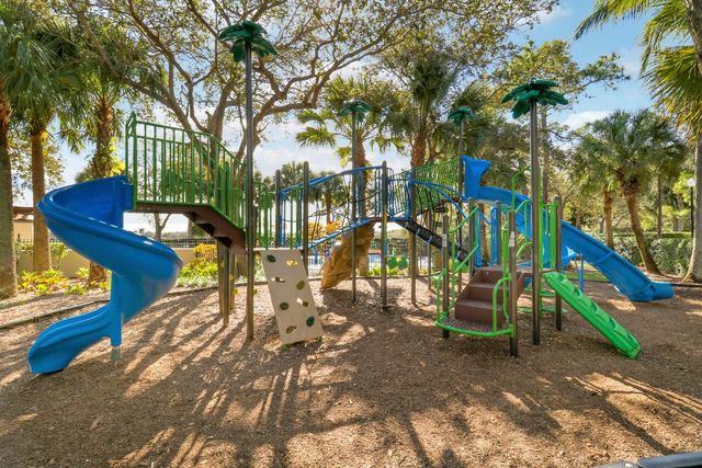 770 Bocce Court, Palm Beach Gardens, FL 33410