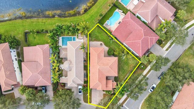 770 Bocce Court, Palm Beach Gardens, FL 33410