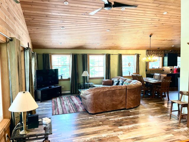 5 South Cove Road, Wakefield, NH 03872