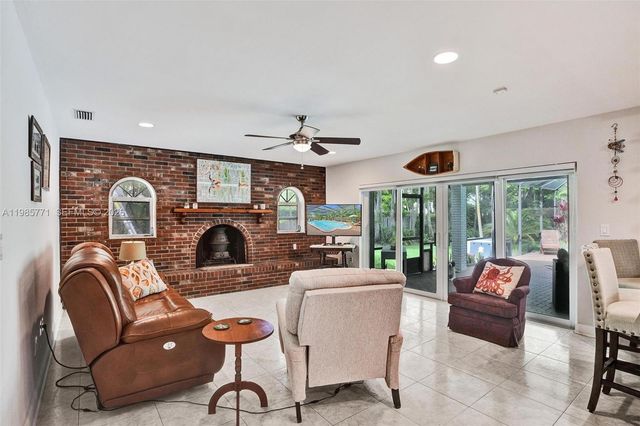 13110 SW 104th Ave, Miami, FL 33176