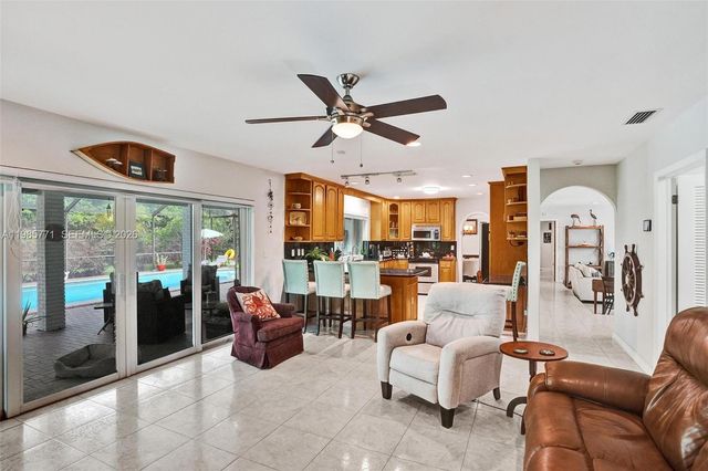 13110 SW 104th Ave, Miami, FL 33176