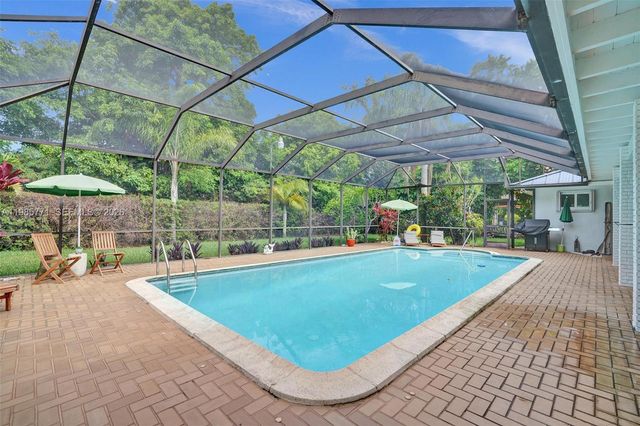 13110 SW 104th Ave, Miami, FL 33176