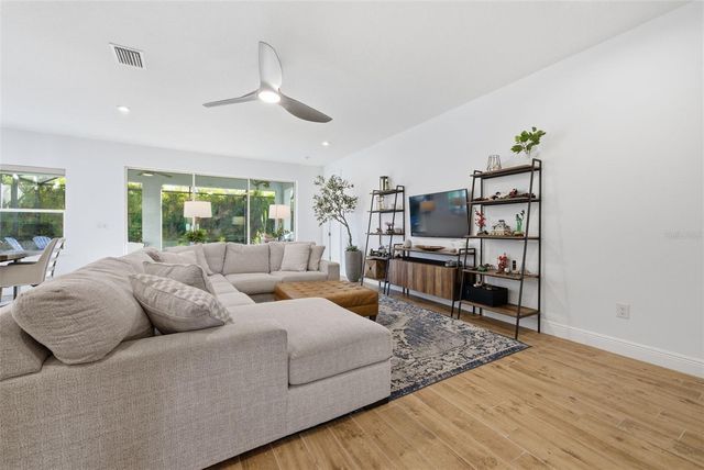 5909 SILVER SUN DRIVE, Apollo Beach, FL 33572