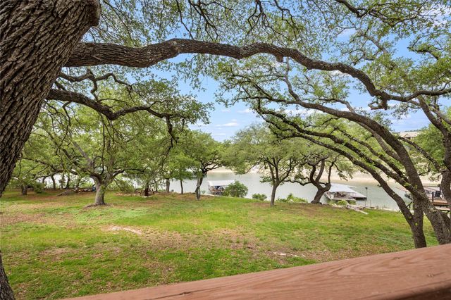 1131 Edgewater DR, Spicewood, TX 78669