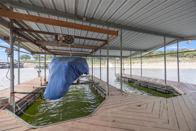 1131 Edgewater DR, Spicewood, TX 78669