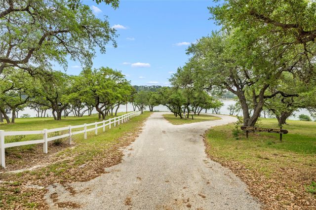 1131 Edgewater DR, Spicewood, TX 78669