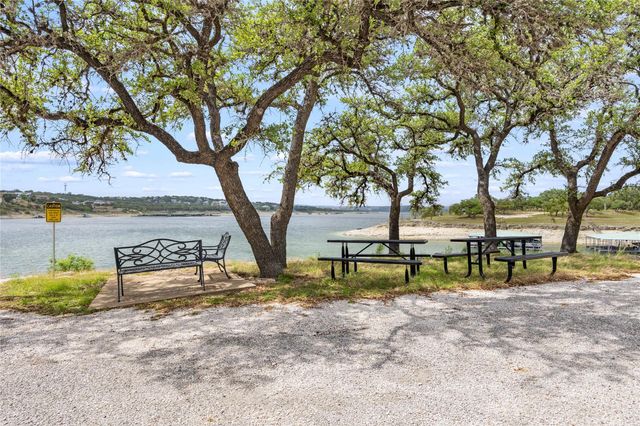 1131 Edgewater DR, Spicewood, TX 78669