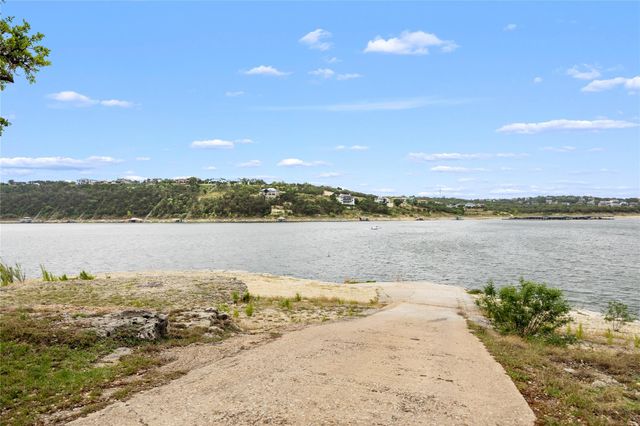1131 Edgewater DR, Spicewood, TX 78669