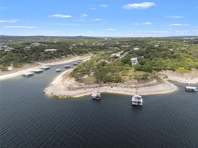 1131 Edgewater DR, Spicewood, TX 78669