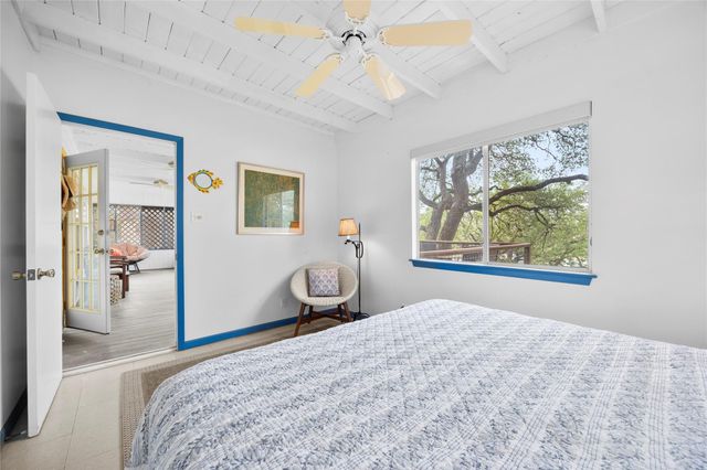 1131 Edgewater DR, Spicewood, TX 78669
