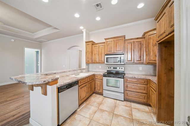 26990 E 143rd Street S, Coweta, OK 74429