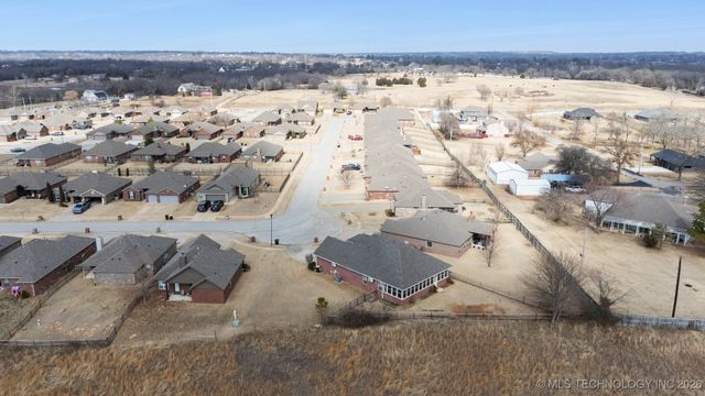 26990 E 143rd Street S, Coweta, OK 74429