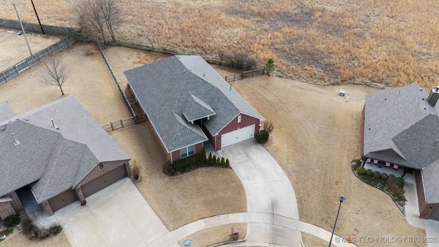 26990 E 143rd Street S, Coweta, OK 74429